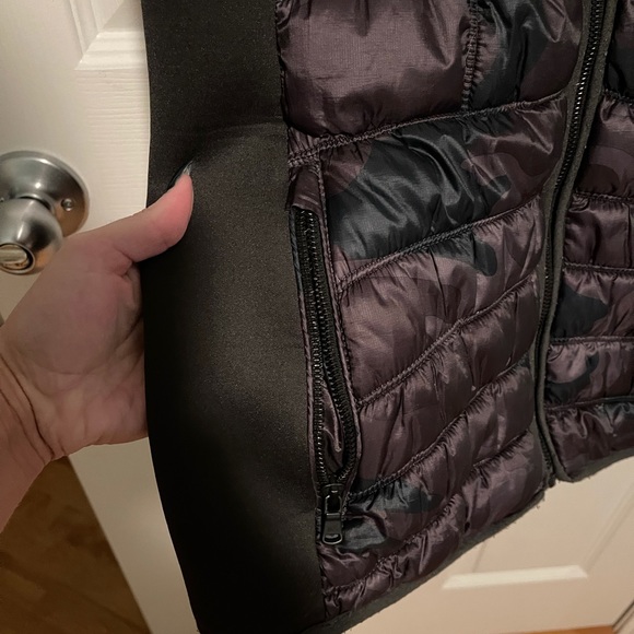 Michael Kors Camo Print Puffer Vest - Picture 4 of 5
